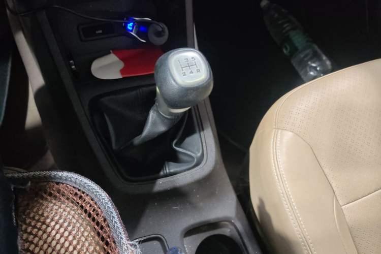Used Wuling Hongguang 2018 1.5L S Comfort Model L2B Gear Lever