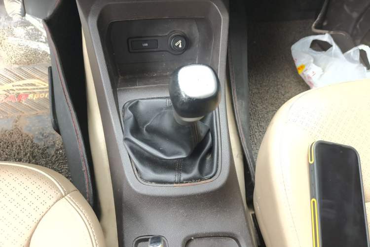 Used Wuling Hongguang 2018 1.5L S Comfort Model L2B Gear Lever