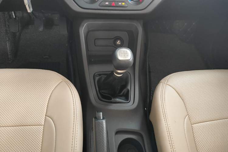 Used Wuling Hongguang 2018 1.5L S Standard Version L2B Gear Lever