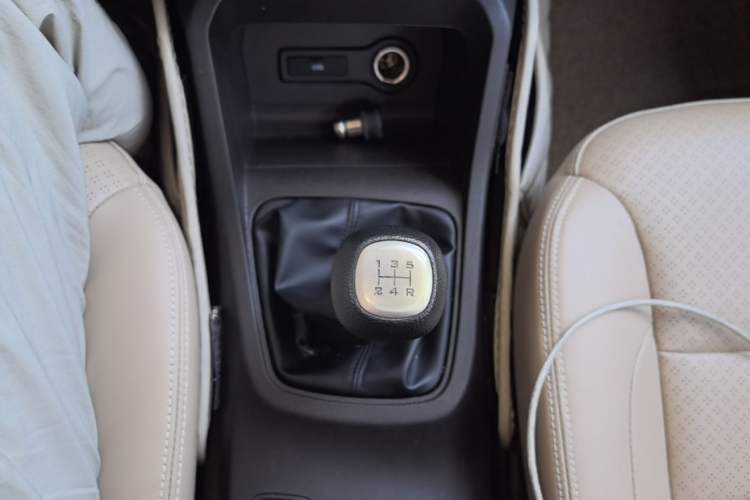 Used Wuling Hongguang 2018 1.5L S Comfort Model L2B Gear Lever
