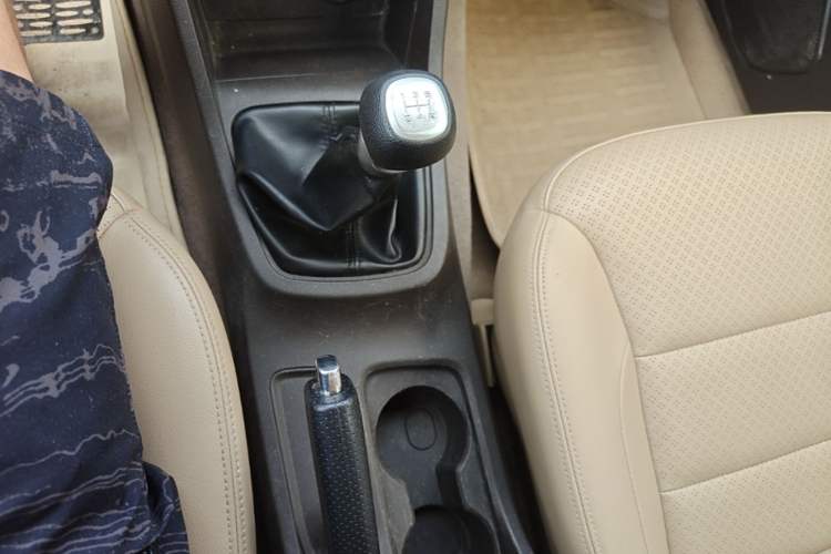 Used Wuling Hongguang 2018 1.5L S Comfort Model L2B Gear Lever