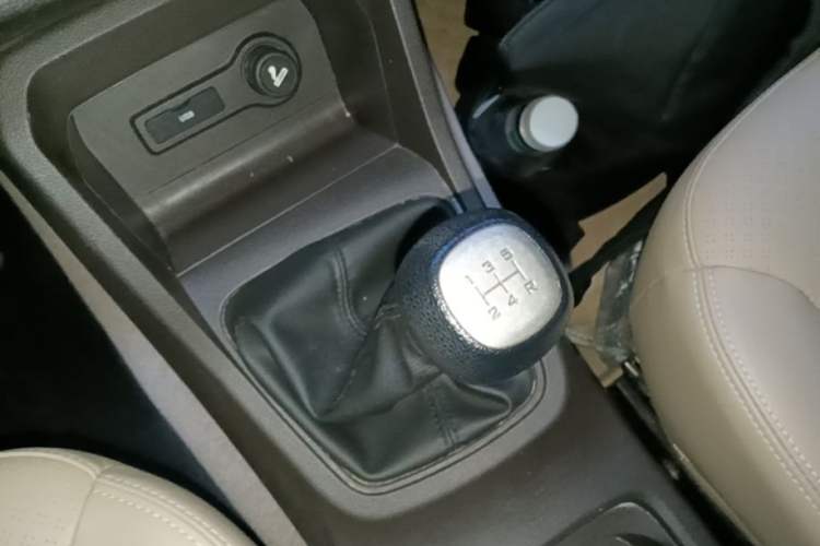 Used Wuling Hongguang 2018 1.5L S Comfort Model L2B Gear Lever