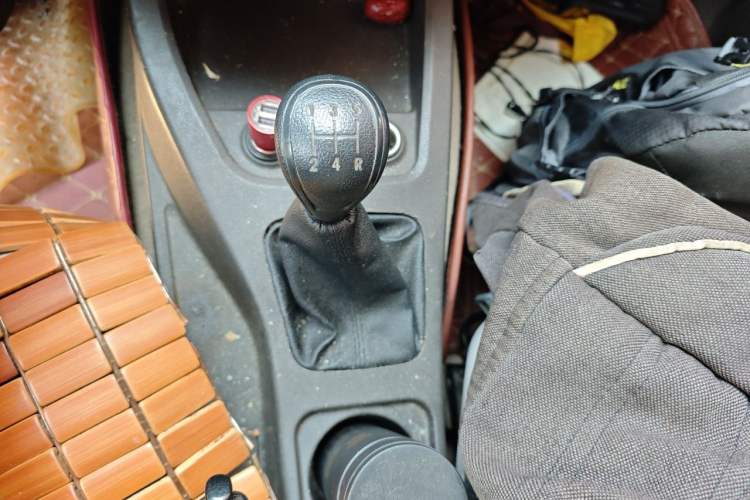 Used Wuling Hongguang 2018 1.5L Classic S Standard Model Gear Lever