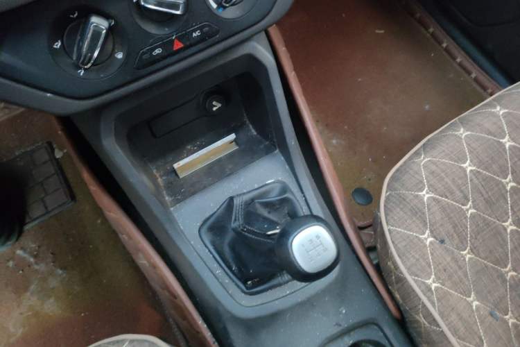 Used Wuling Hongguang 2018 1.5L S Standard Version L2B Gear Lever