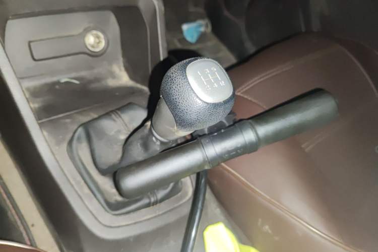 Used Wuling Hongguang 2018 1.5L S Standard Version L2B Gear Lever