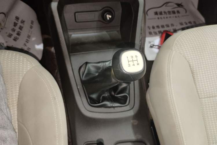 Used Wuling Hongguang 2018 1.5L S Standard Version L2B Gear Lever