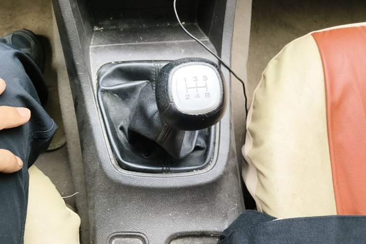 Used Wuling Hongguang 2018 1.5L S Comfort Model L2B Gear Lever
