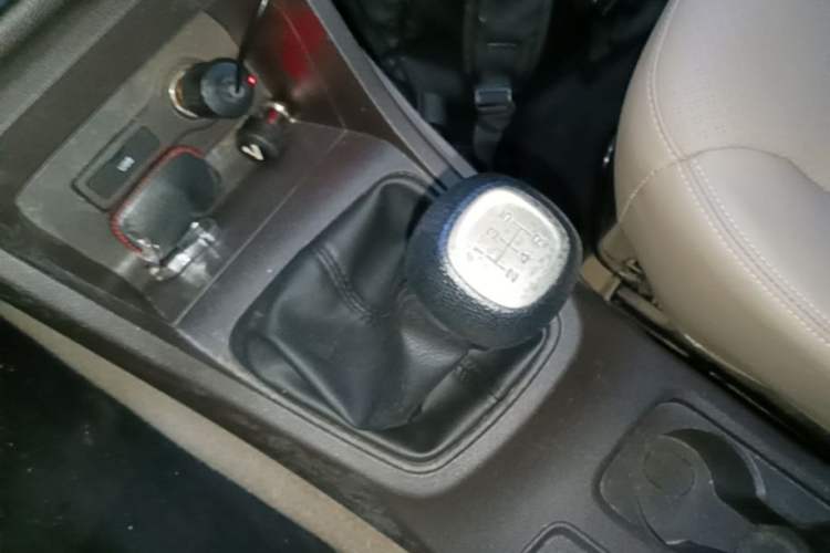 Used Wuling Hongguang 2018 1.5L S Comfort Model L2B Gear Lever