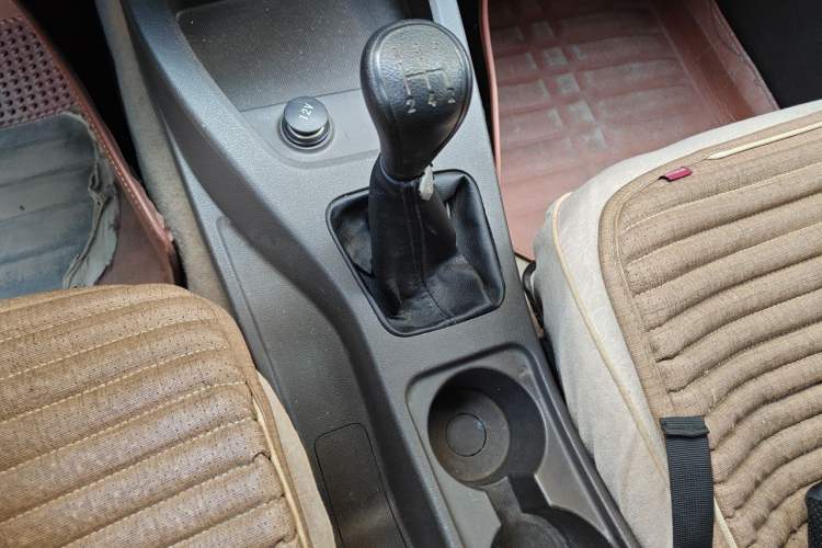 Used Wuling Hongguang 2018 1.5L Classic S Standard Model Gear Lever