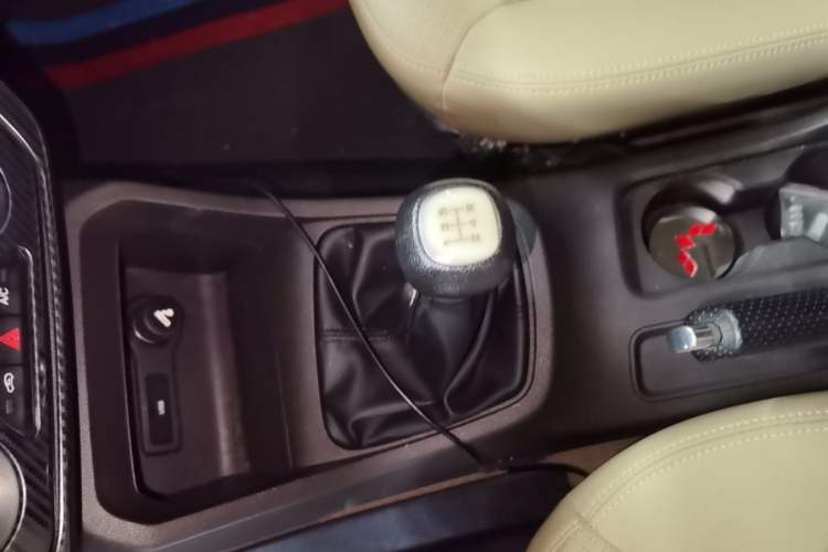 Used Wuling Hongguang 2018 1.5L S Comfort Model L2B Gear Lever