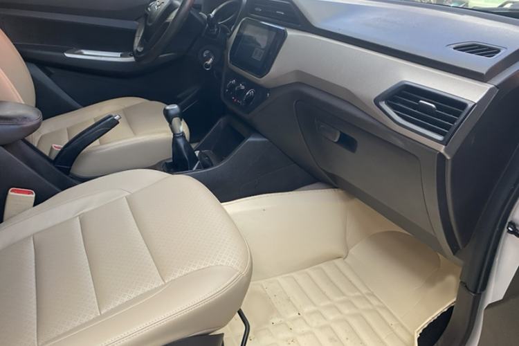 Used Wuling Hongguang 2018 1.5L S Comfort Model L2B Interior 1