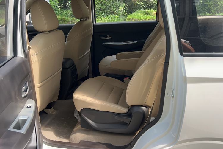Used Wuling Hongguang 2018 1.5L S Standard Version L2B Interior 2