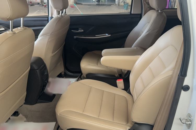 Used Wuling Hongguang 2018 1.5L S Comfort Model L2B Interior 2