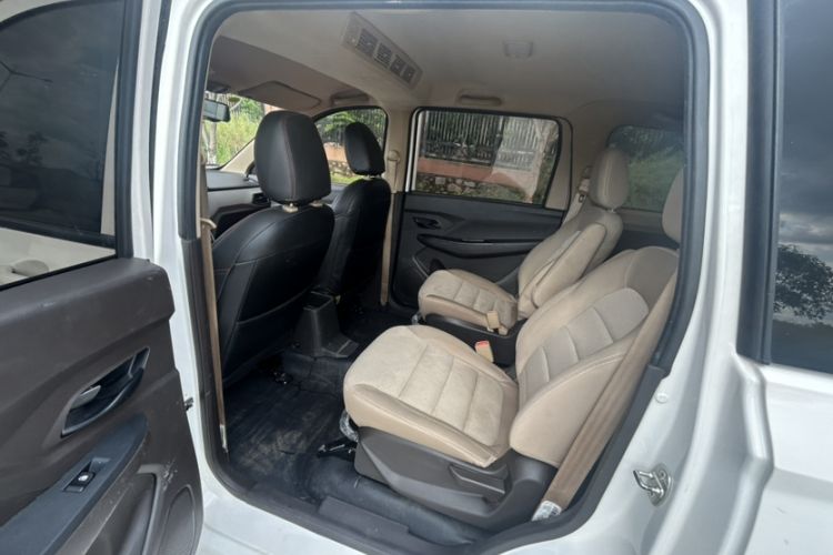 Used Wuling Hongguang 2018 1.5L S Standard Version L2B Interior 3