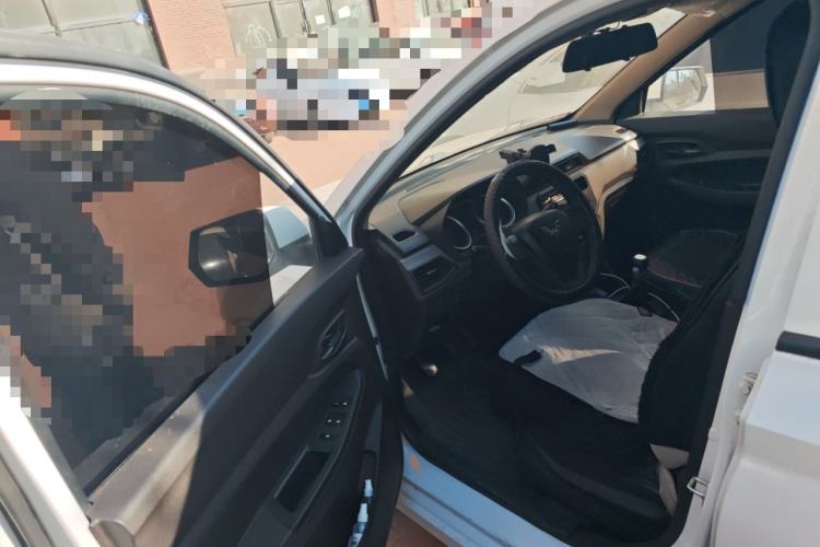 Used Wuling Hongguang 2018 1.5L S Standard Version L2B Interior 3