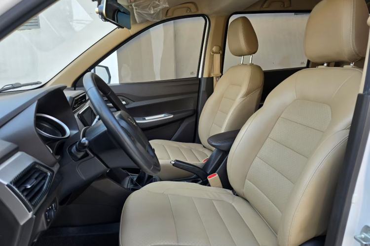 Used Wuling Hongguang 2018 1.5L S Comfort Model L2B Interior 3