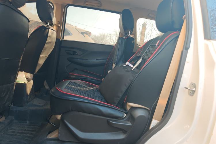 Used Wuling Hongguang 2018 1.5L S Standard Version L2B Interior 4