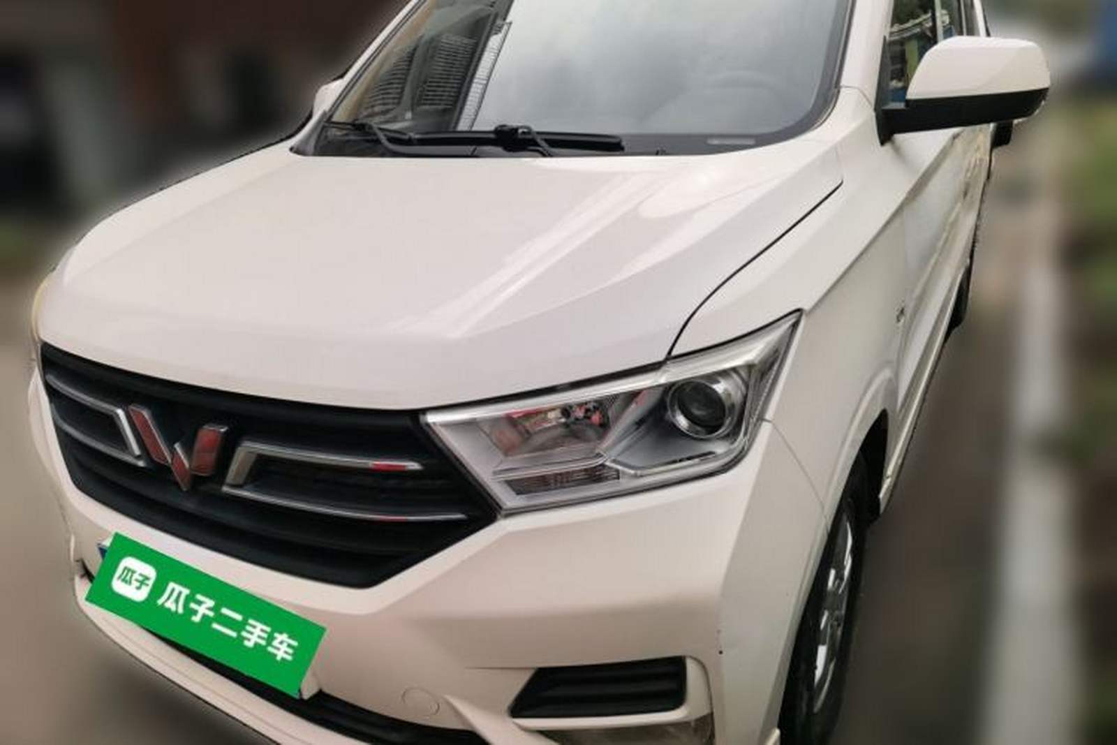 Фото Wuling с площадки