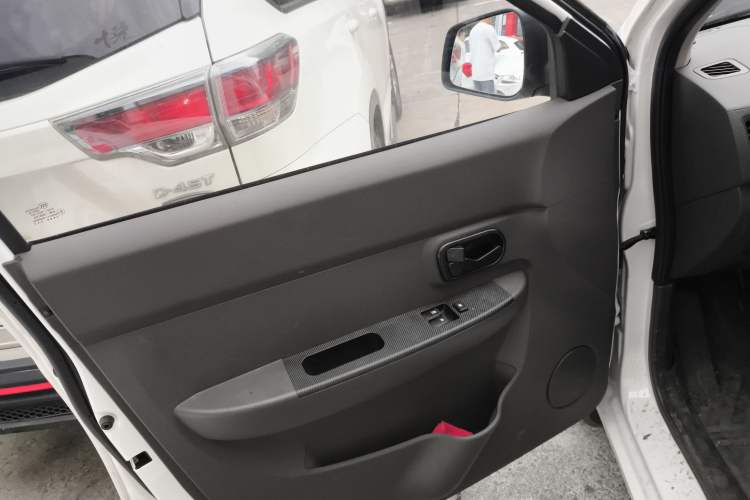Used Wuling Hongguang 2018 1.5L Classic S Base Model Left Front Door Interior