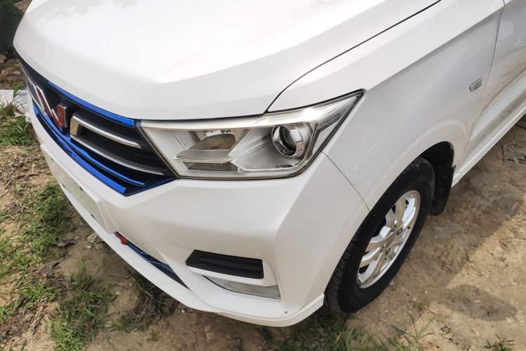 Used Wuling Hongguang 2018 1.5L S Comfort Model L2B Left Front Headlight
