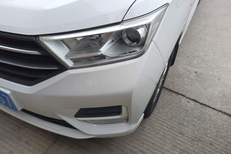 Used Wuling Hongguang 2018 1.5L S Standard Version L2B Left Front Headlight