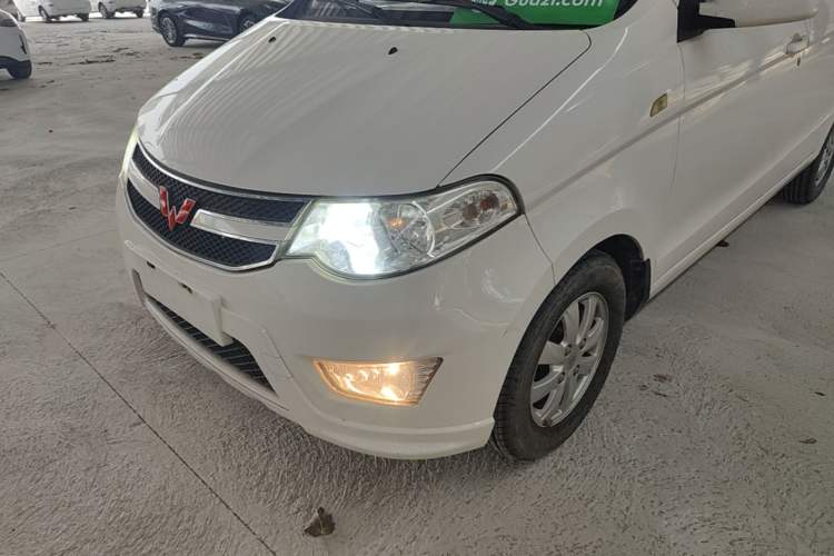 Used Wuling Hongguang 2018 1.5L Classic S Standard Model Left Front Headlight