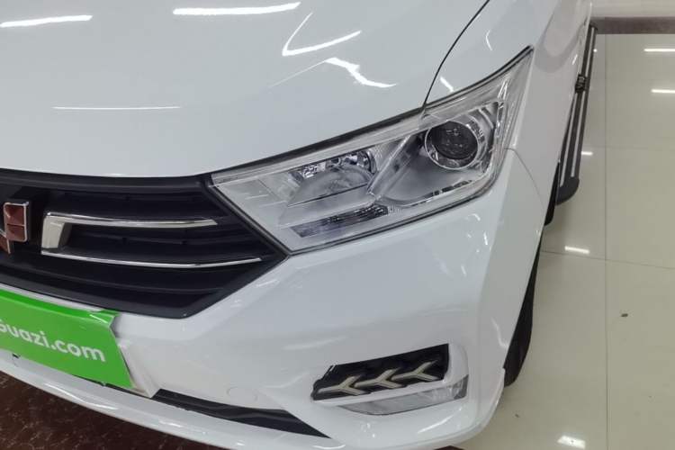 Used Wuling Hongguang 2018 1.5L S Comfort Model L2B Left Front Headlight