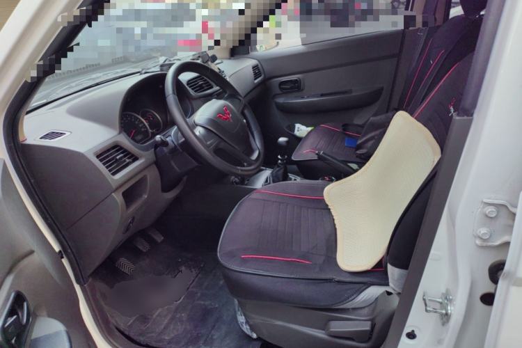 Used Wuling Hongguang 2018 1.5L Classic S Base Model Left Front Seat