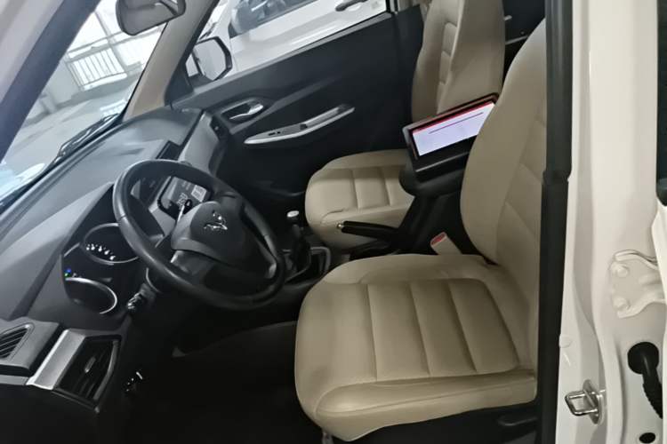 Used Wuling Hongguang 2018 1.5L S Comfort Model L2B Left Front Seat
