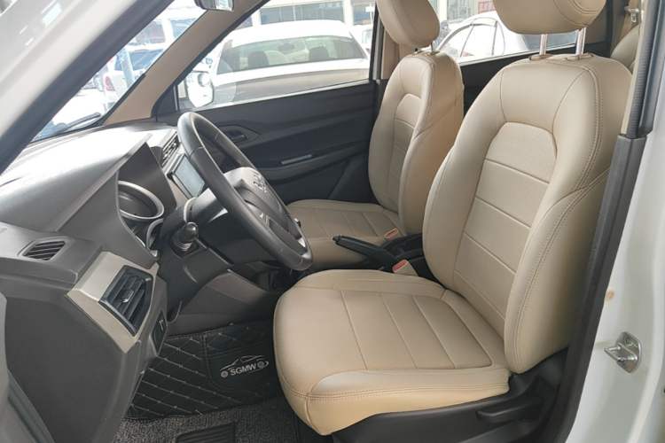 Used Wuling Hongguang 2018 1.5L S Standard Version L2B Left Front Seat