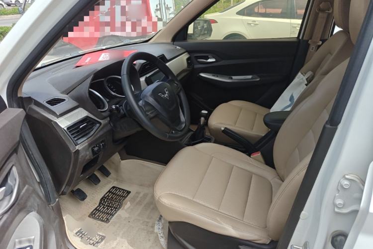 Used Wuling Hongguang 2018 1.5L S Comfort Model L2B Left Front Seat