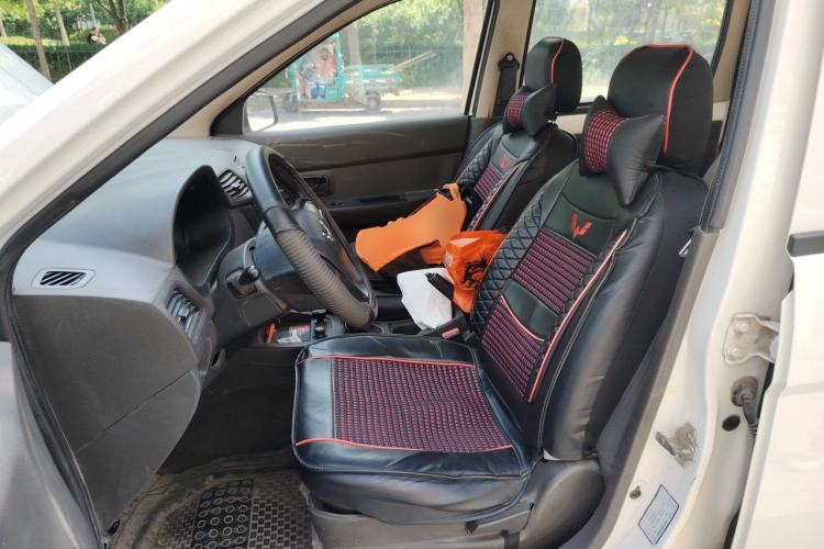 Used Wuling Hongguang 2018 1.5L Classic S Base Model Left Front Seat