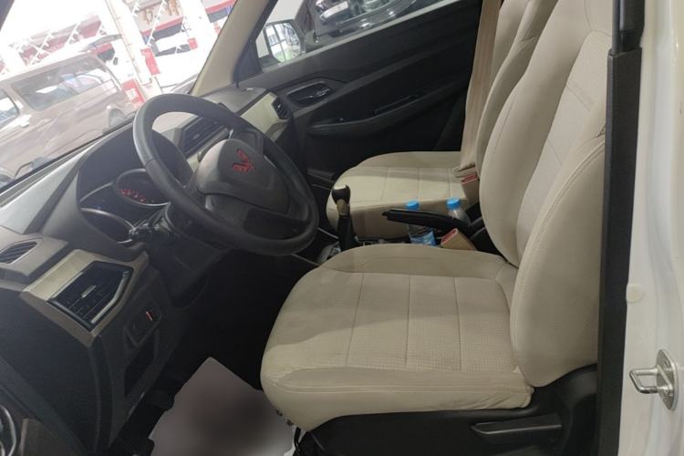 Used Wuling Hongguang 2018 1.5L S Standard Version L2B Left Front Seat