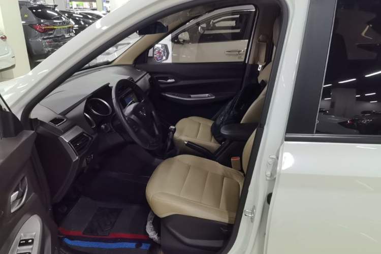 Used Wuling Hongguang 2018 1.5L S Comfort Model L2B Left Front Seat