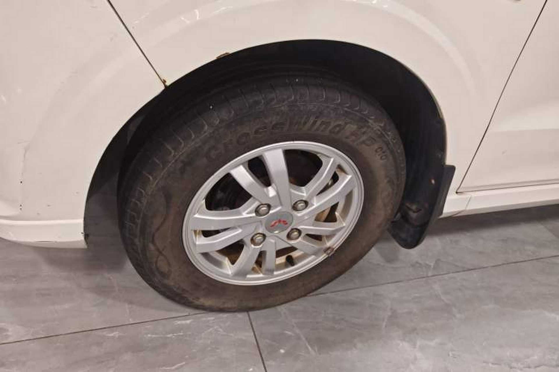 Used Wuling Hongguang 2018 1.5L S Comfort Model L2B Left Front Wheel Hub