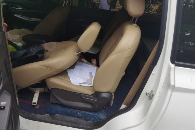 Used Wuling Hongguang 2018 1.5L S Standard Version L2B Left Rear Seat