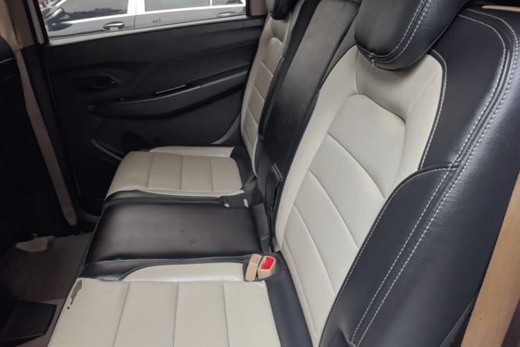 Used Wuling Hongguang 2018 1.5L S Standard Version L2B Left Rear Seat