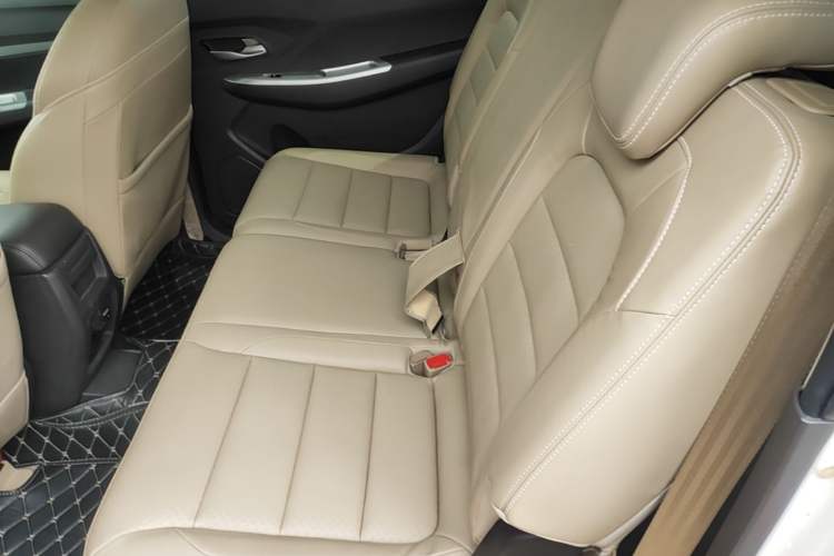 Used Wuling Hongguang 2018 1.5L S Comfort Model L2B Left Rear Seat
