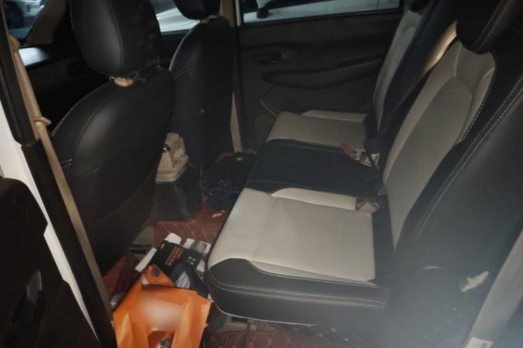 Used Wuling Hongguang 2018 1.5L S Standard Version L2B Left Rear Seat