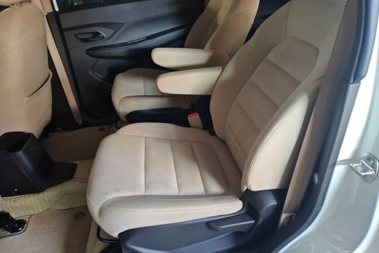 Used Wuling Hongguang 2018 1.5L S Standard Version L2B Left Rear Seat