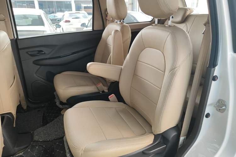 Used Wuling Hongguang 2018 1.5L S Standard Version L2B Left Rear Seat
