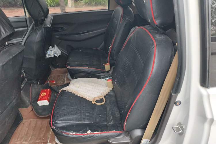 Used Wuling Hongguang 2018 1.5L S Standard Version L2B Left Rear Seat
