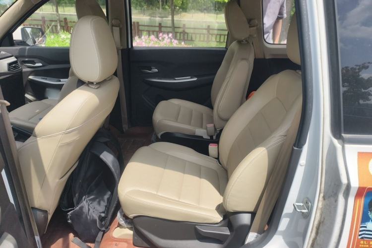 Used Wuling Hongguang 2018 1.5L S Standard Version L2B Left Rear Seat