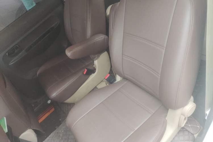 Used Wuling Hongguang 2018 1.5L Classic S Standard Model Left Rear Seat