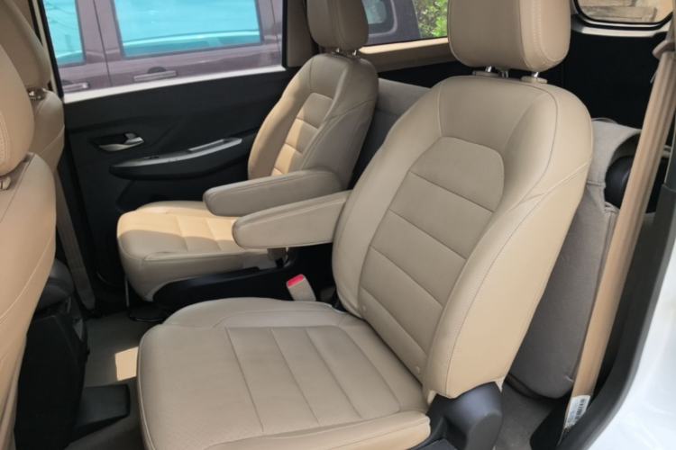 Used Wuling Hongguang 2018 1.5L S Comfort Model L2B Left Rear Seat