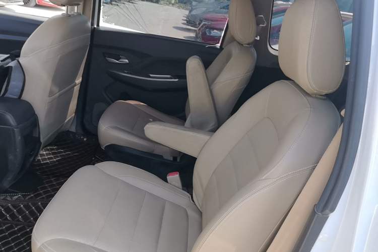 Used Wuling Hongguang 2018 1.5L S Comfort Model L2B Left Rear Seat