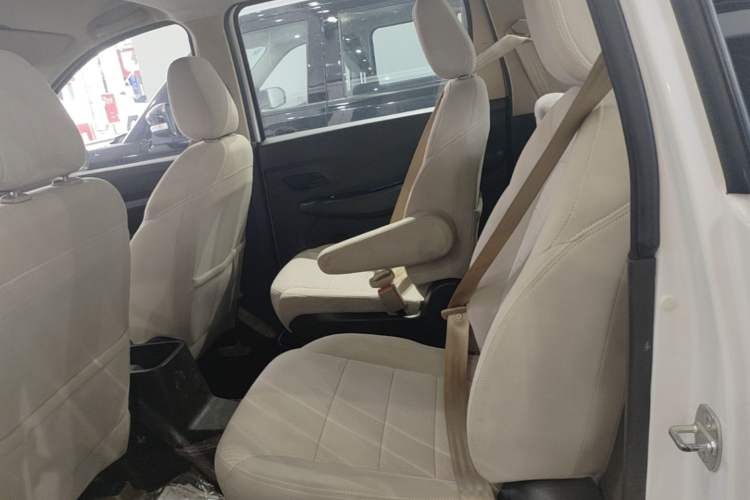 Used Wuling Hongguang 2018 1.5L S Standard Version L2B Left Rear Seat