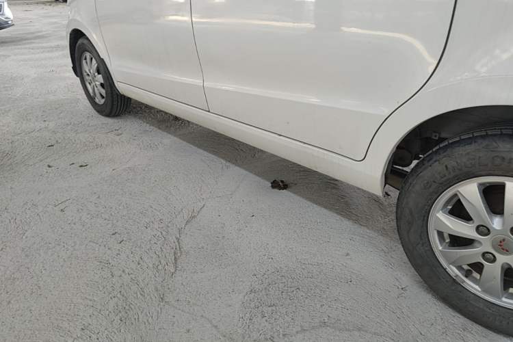 Used Wuling Hongguang 2018 1.5L Classic S Standard Model Left Side Sill