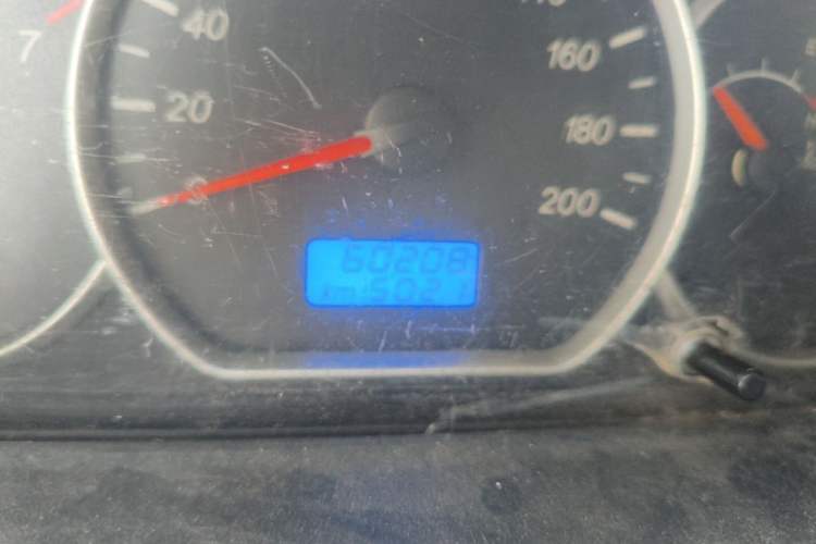Used Wuling Hongguang 2018 1.5L S Standard Version L2B Odometer Close Up