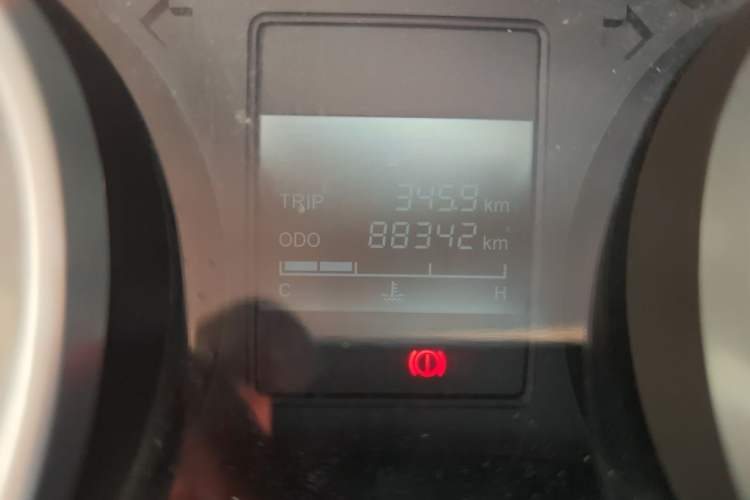 Used Wuling Hongguang 2018 1.5L S Comfort Model L2B Odometer Close Up